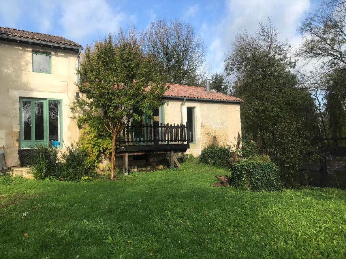 Ancien Moulin A Eau Sur La Seugne Mosnac (Charente-Maritime) Exterior foto