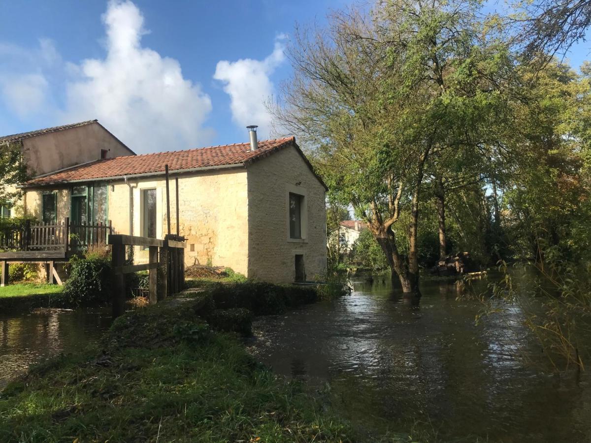 Ancien Moulin A Eau Sur La Seugne Mosnac (Charente-Maritime) Exterior foto